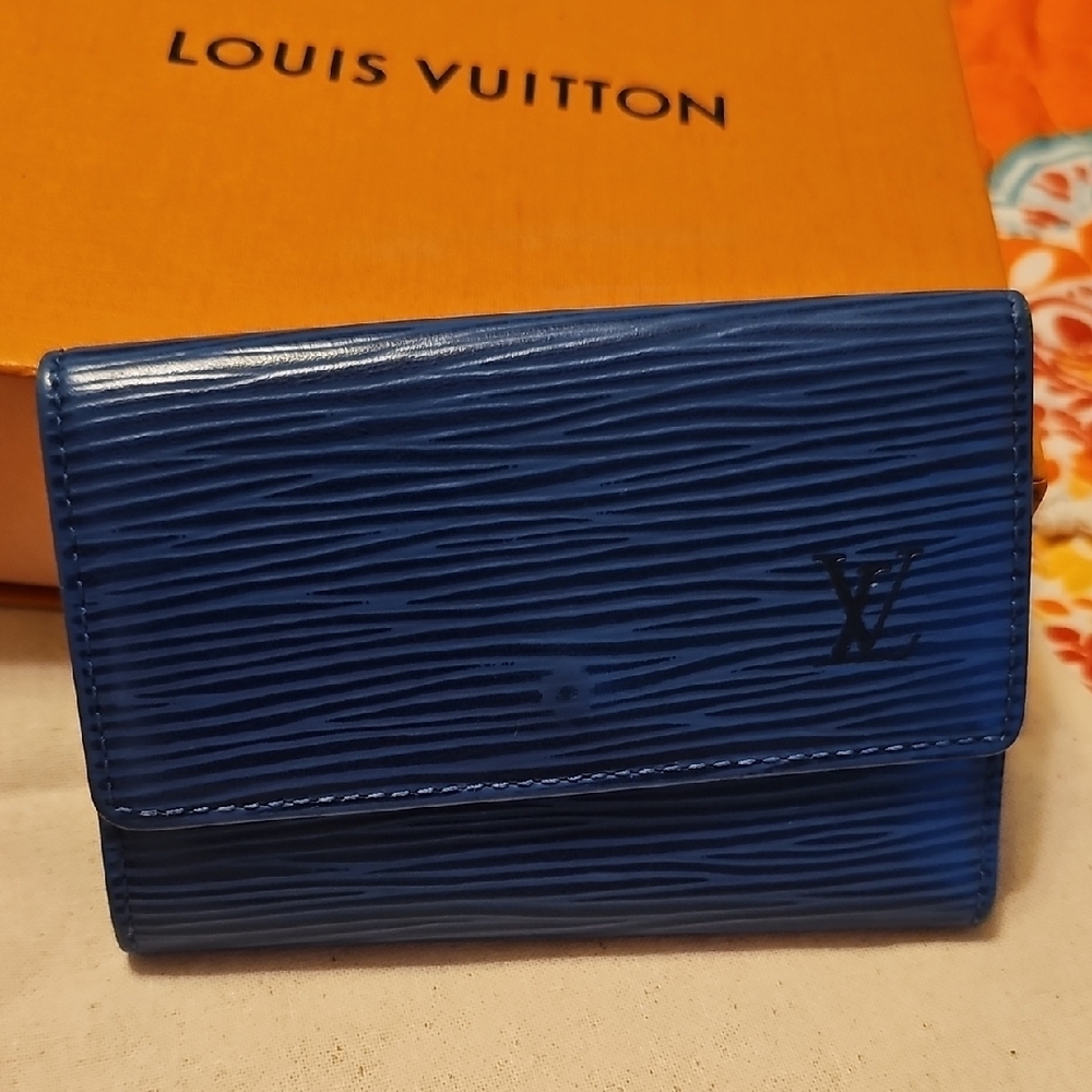 Louis Vuitton Blue Epi 6 Key Holder - Picture 2 of 8